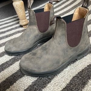 Blundstone 585 boots - worn only twice!